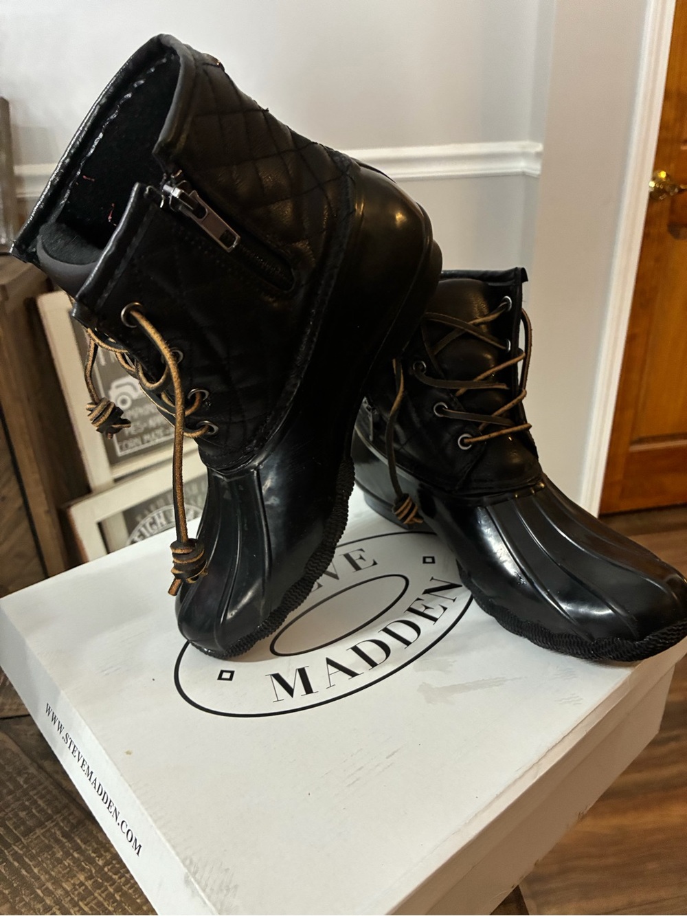 Steve Madden Black Quilted Lace-Up Duck Boots - Picture 4 of 5